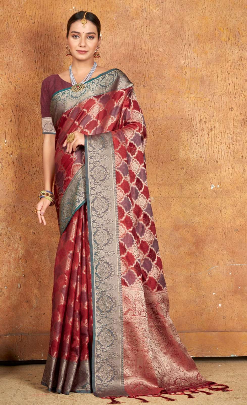 Stylewell Surekha Wholesale Digital Print On Organza Sarees - textiledeal.in