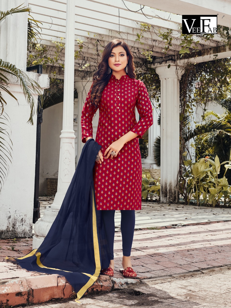 Vf Presnets  Saga Designer  Kurti With Dupatta