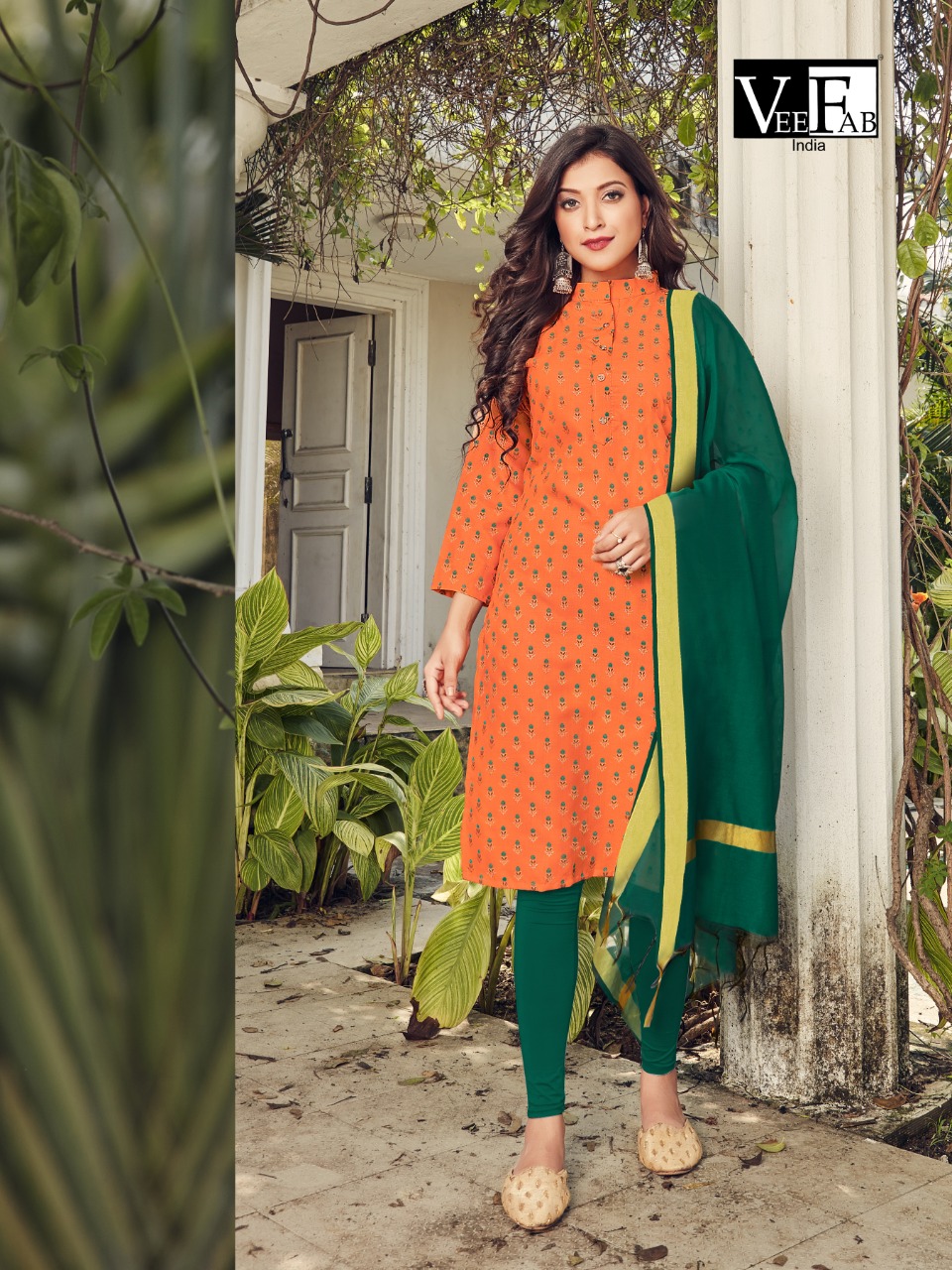 Vf Presnets  Saga Designer  Kurti With Dupatta