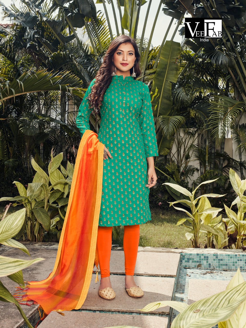 Vf Presnets  Saga Designer  Kurti With Dupatta