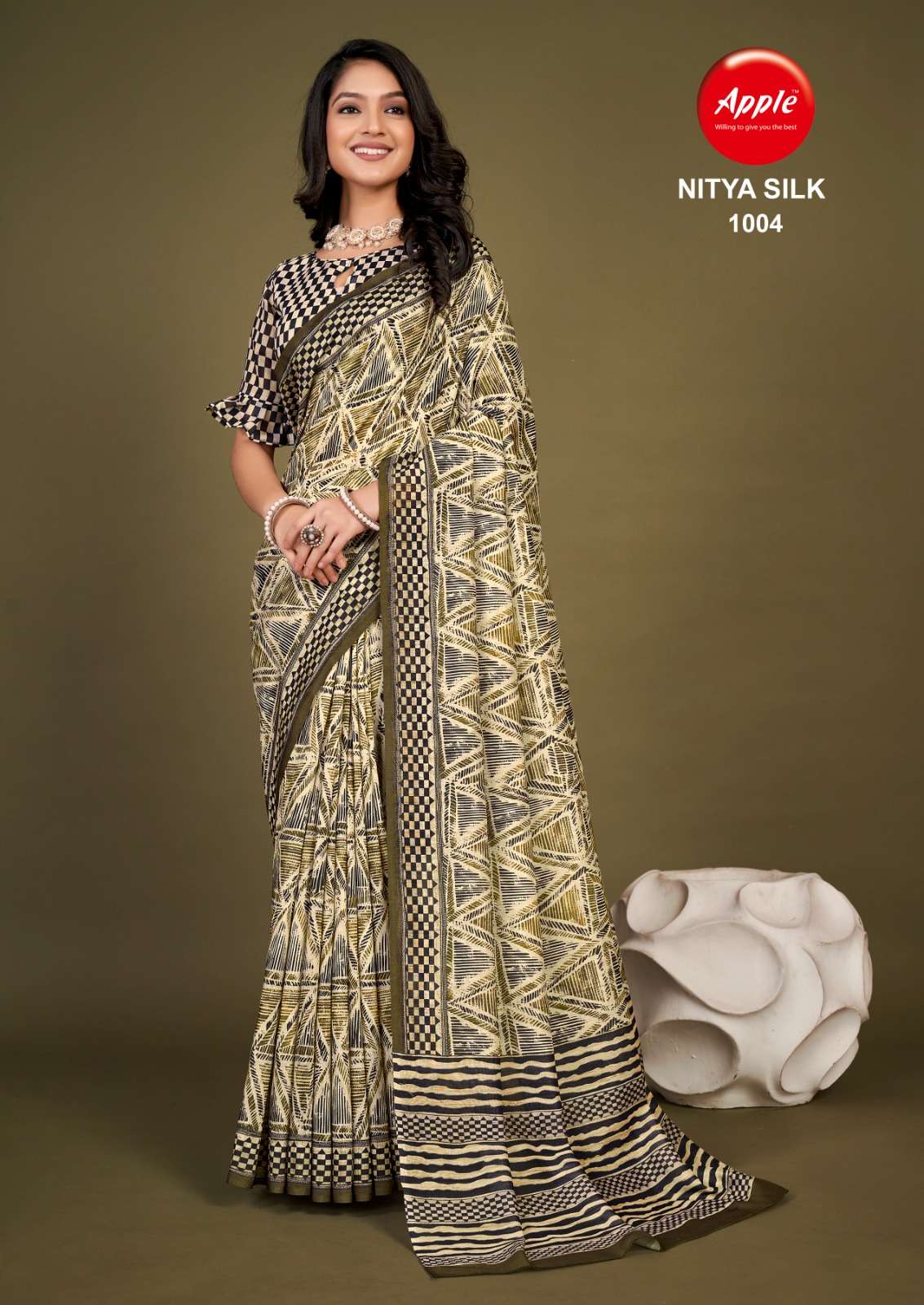 Banarasi Saree Wholesale & Retail | Facebook