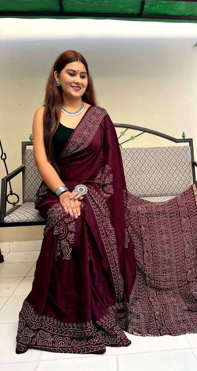 How to Wear a Saree in Bengali Style: 6 Steps (2023 Guide) – Pratibha Sarees