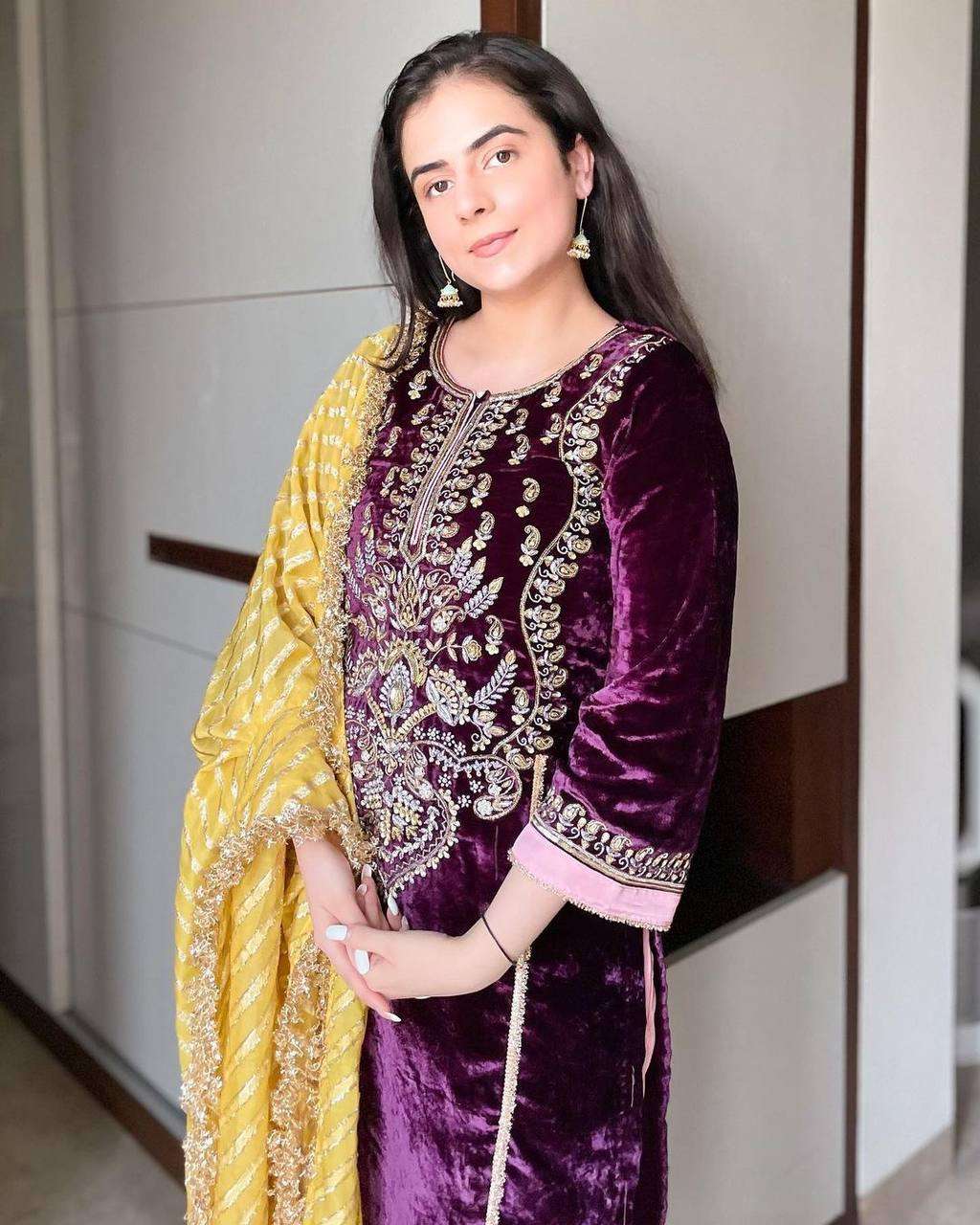 1133 Heavy Velvet Zari Embroidery Work Salwar Suits Wholesale catalog