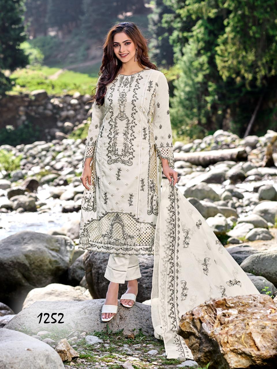 Sabella Embroidery With hand work pakistani style kurti online india